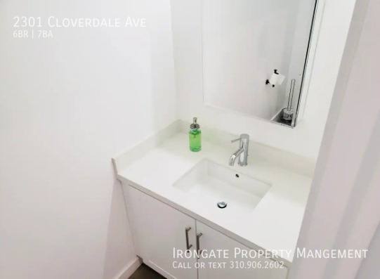 Townhouse for rent at 2301 Cloverdale Ave, Los Angeles, CA 90016