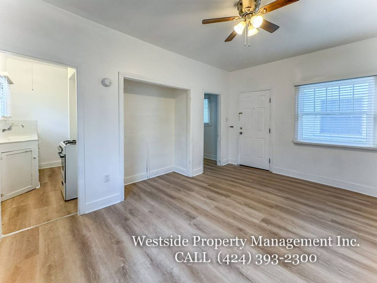 Apartment for rent at 1331 17th St E, Santa Monica, CA 90404
