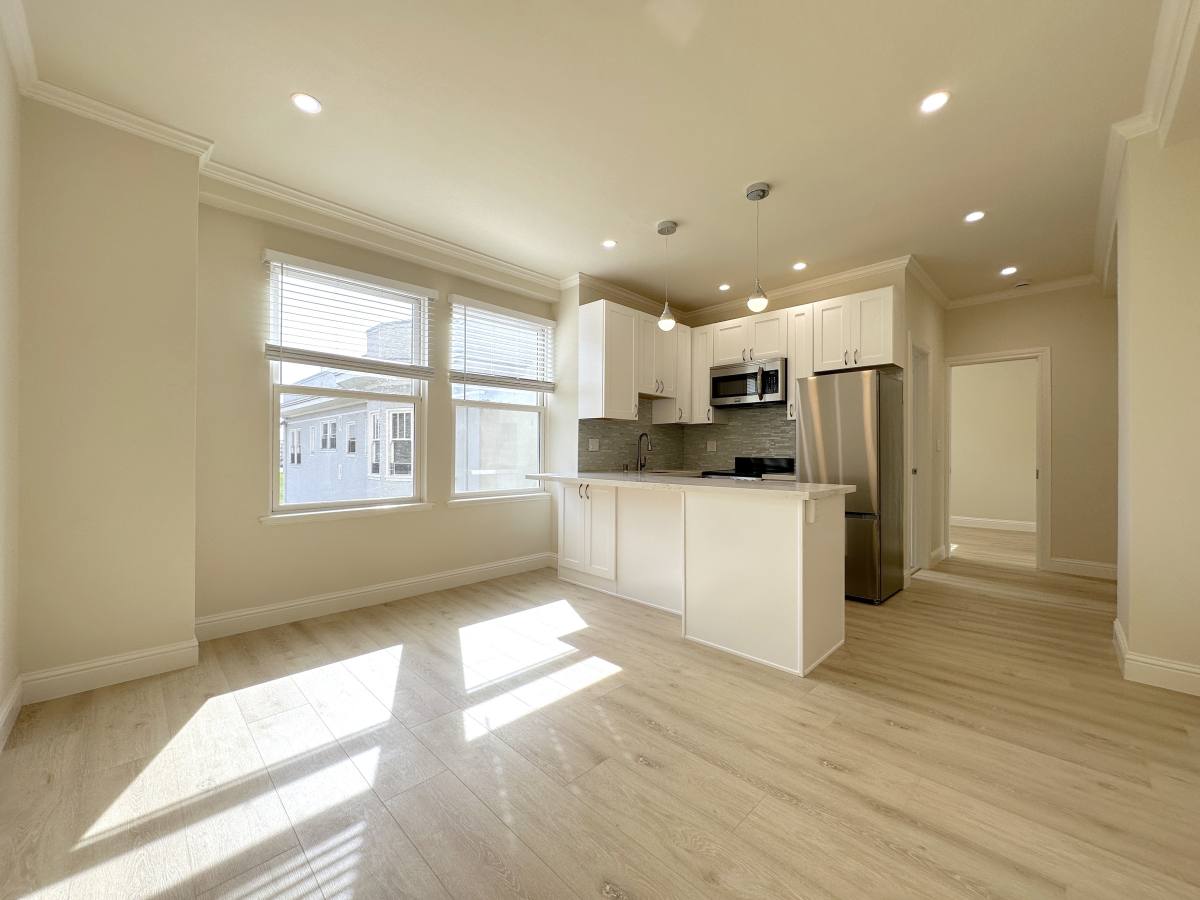 Apartment for rent at 1918 Lakeshore Ave #25, Oakland, CA 94606
