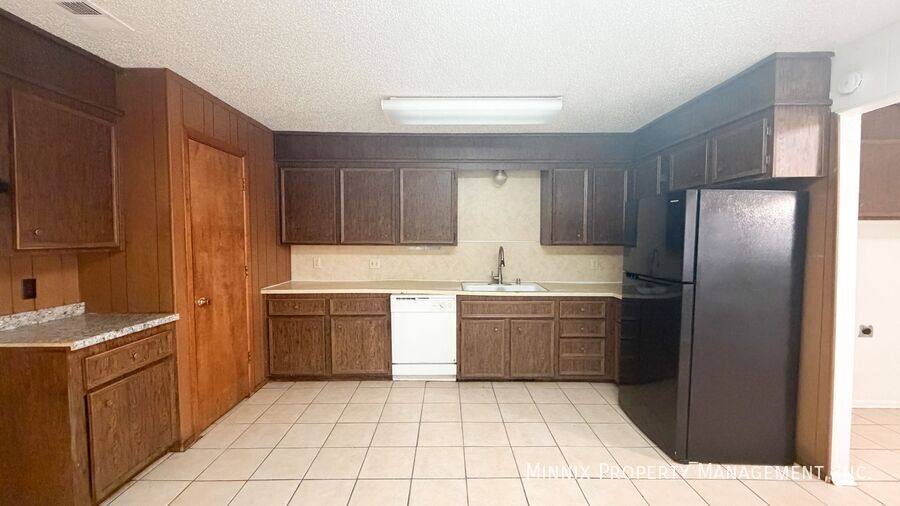 Townhouse for rent at 7306 Ave W #B, Lubbock, TX 79423