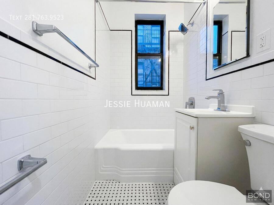 Apartment for rent at 123 E 82nd St #C, New York, NY 10028