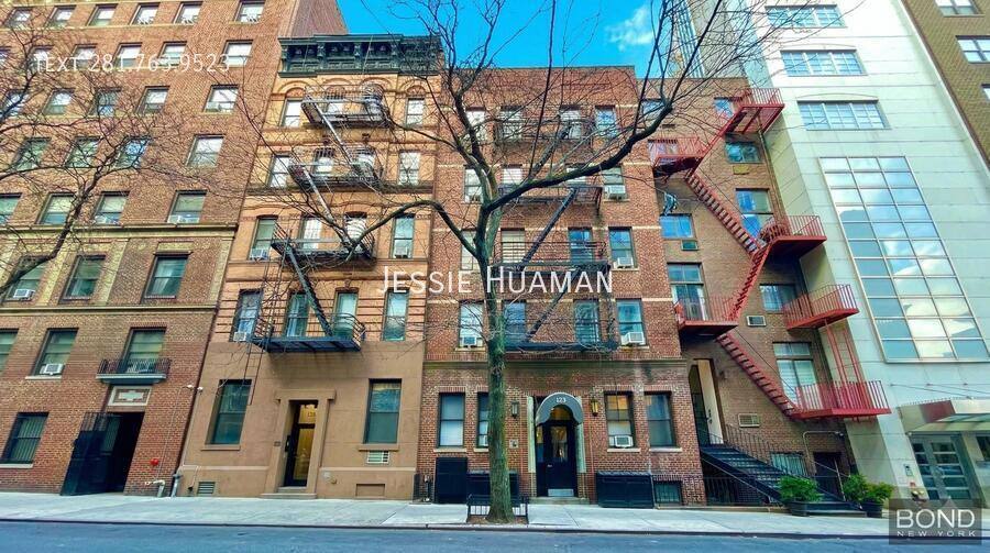 Apartment for rent at 123 E 82nd St #C, New York, NY 10028