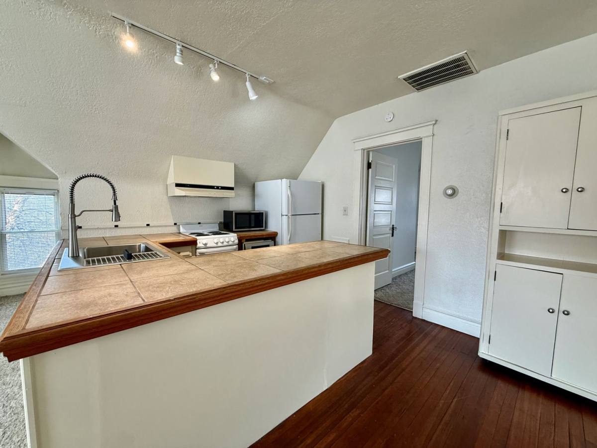 Apartment for rent at 3415 Locust St, Kansas City, MO 64109