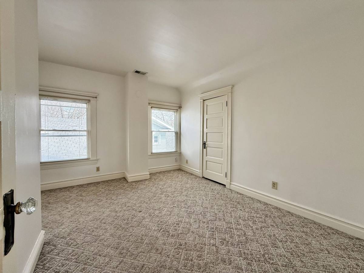 Apartment for rent at 3415 Locust St, Kansas City, MO 64109