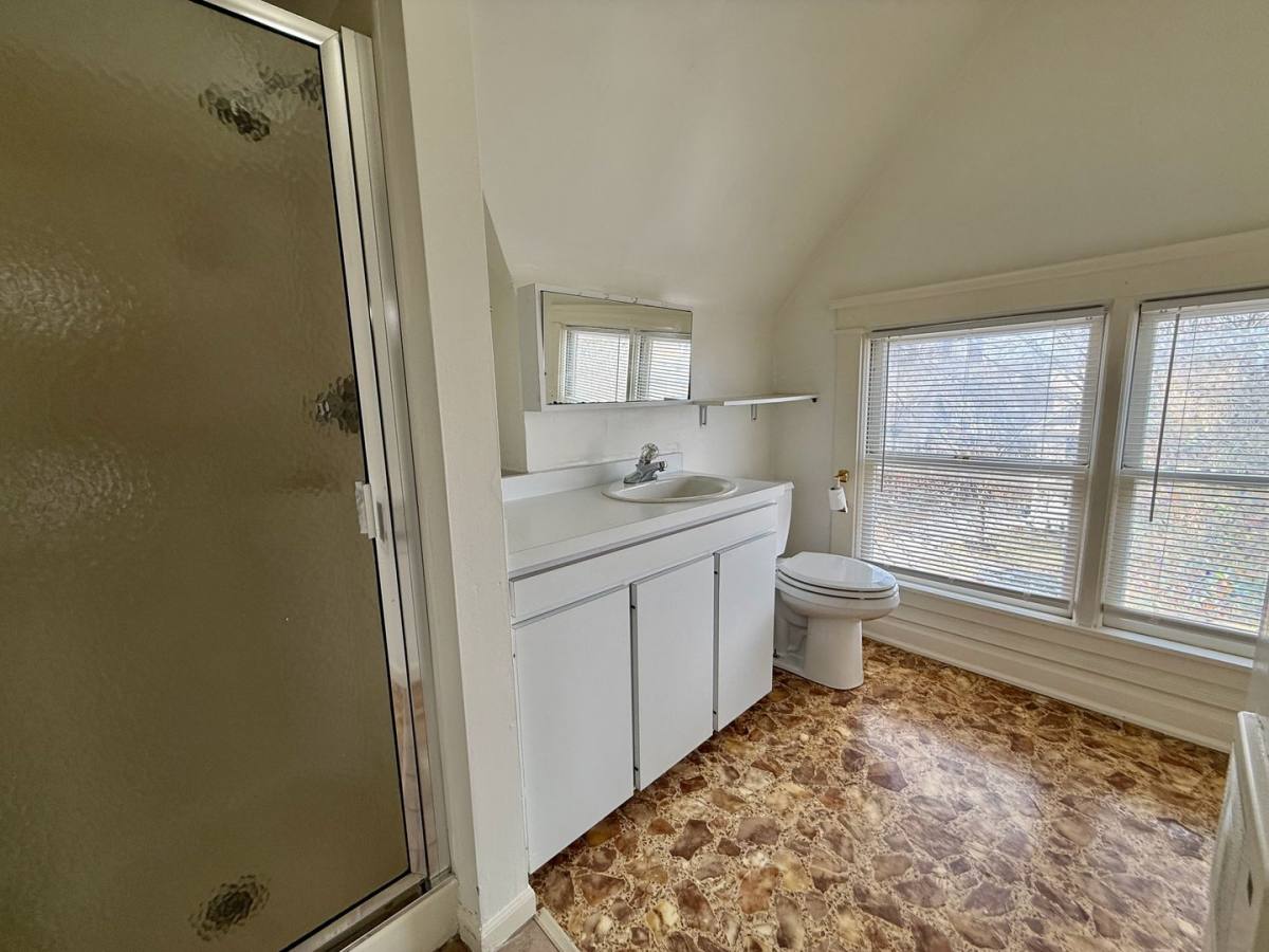 Apartment for rent at 3415 Locust St, Kansas City, MO 64109