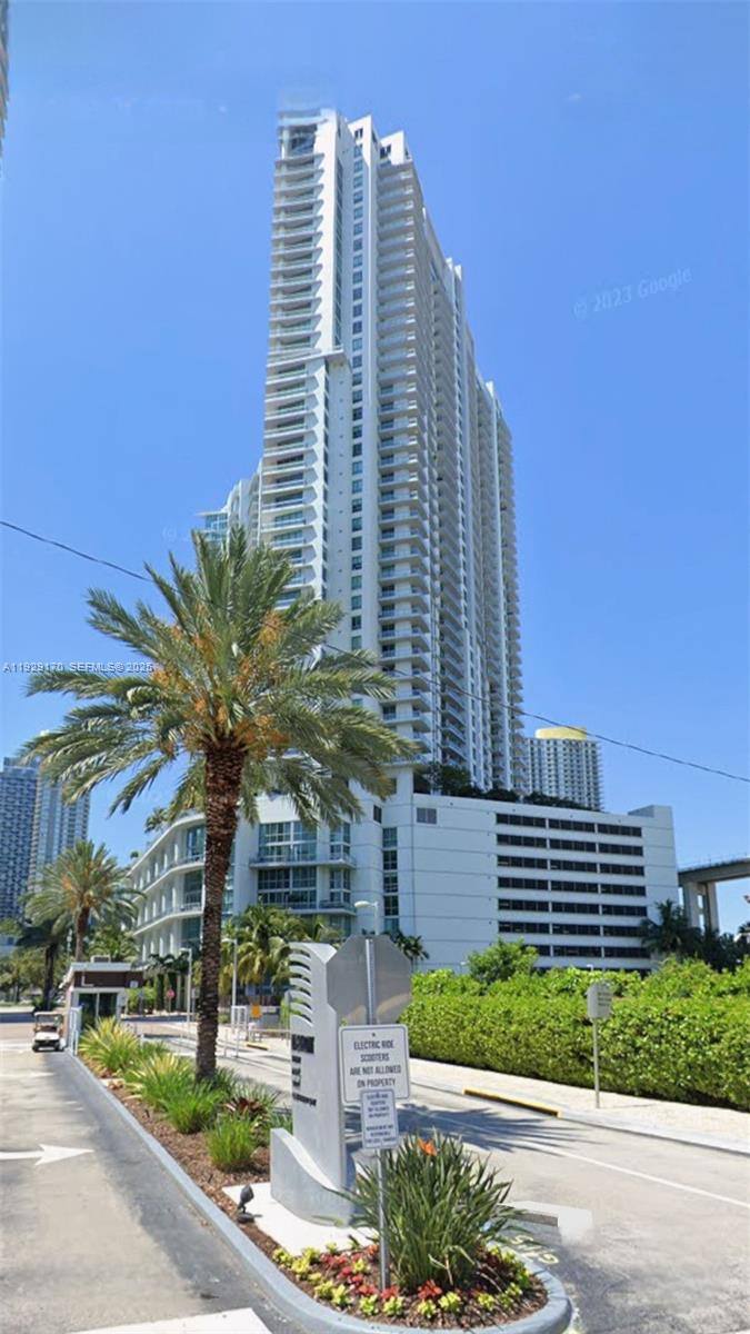 Apartment for rent at 90 SW 3rd St #1110, Miami, FL 33130