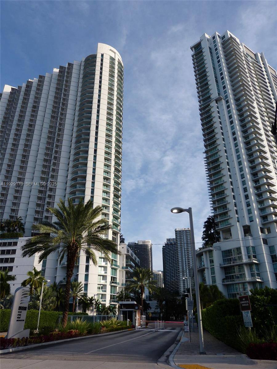 Apartment for rent at 90 SW 3rd St #1110, Miami, FL 33130