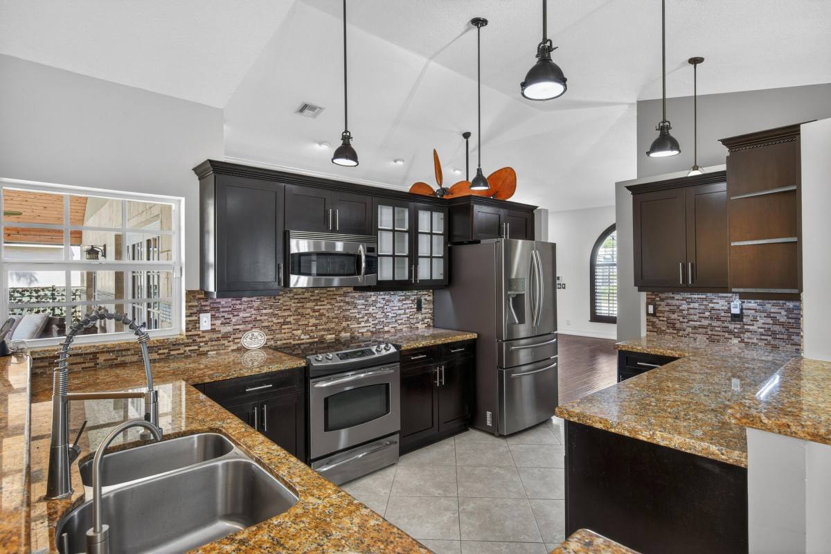 Apartment for rent at 9121 Paragon Way, Boynton Beach, FL 33472