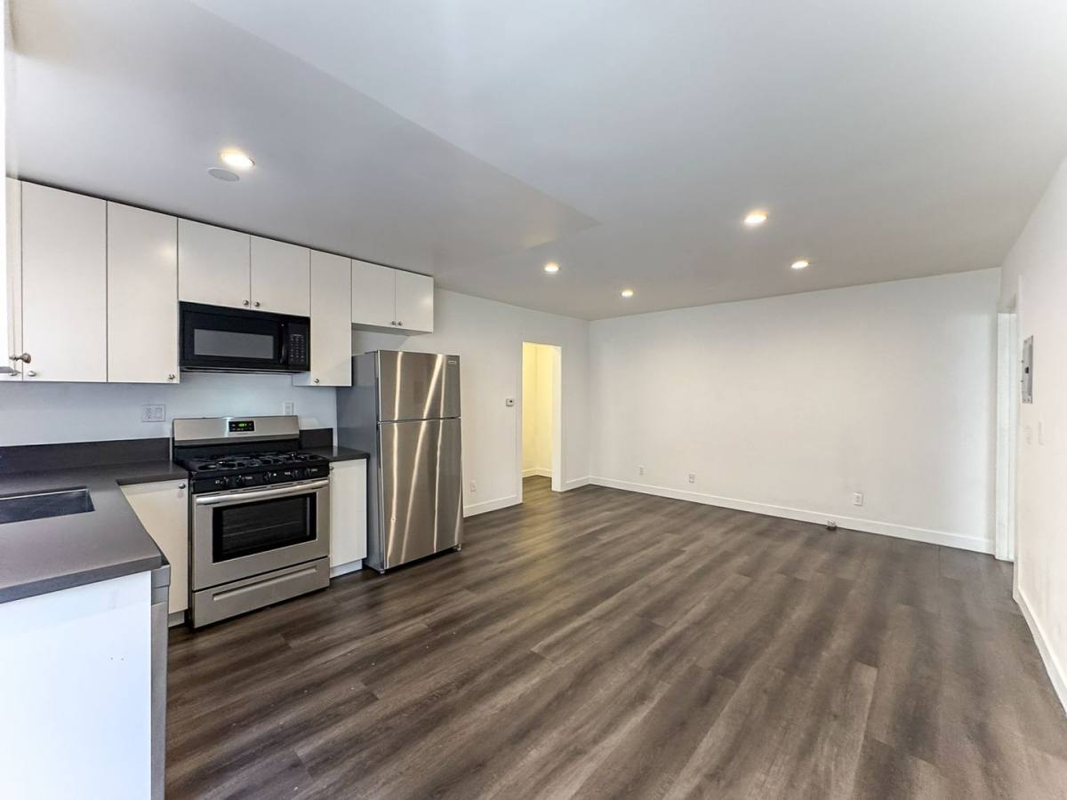 Apartment for rent at 3536 Hughes Ave #102, Los Angeles, CA 90034