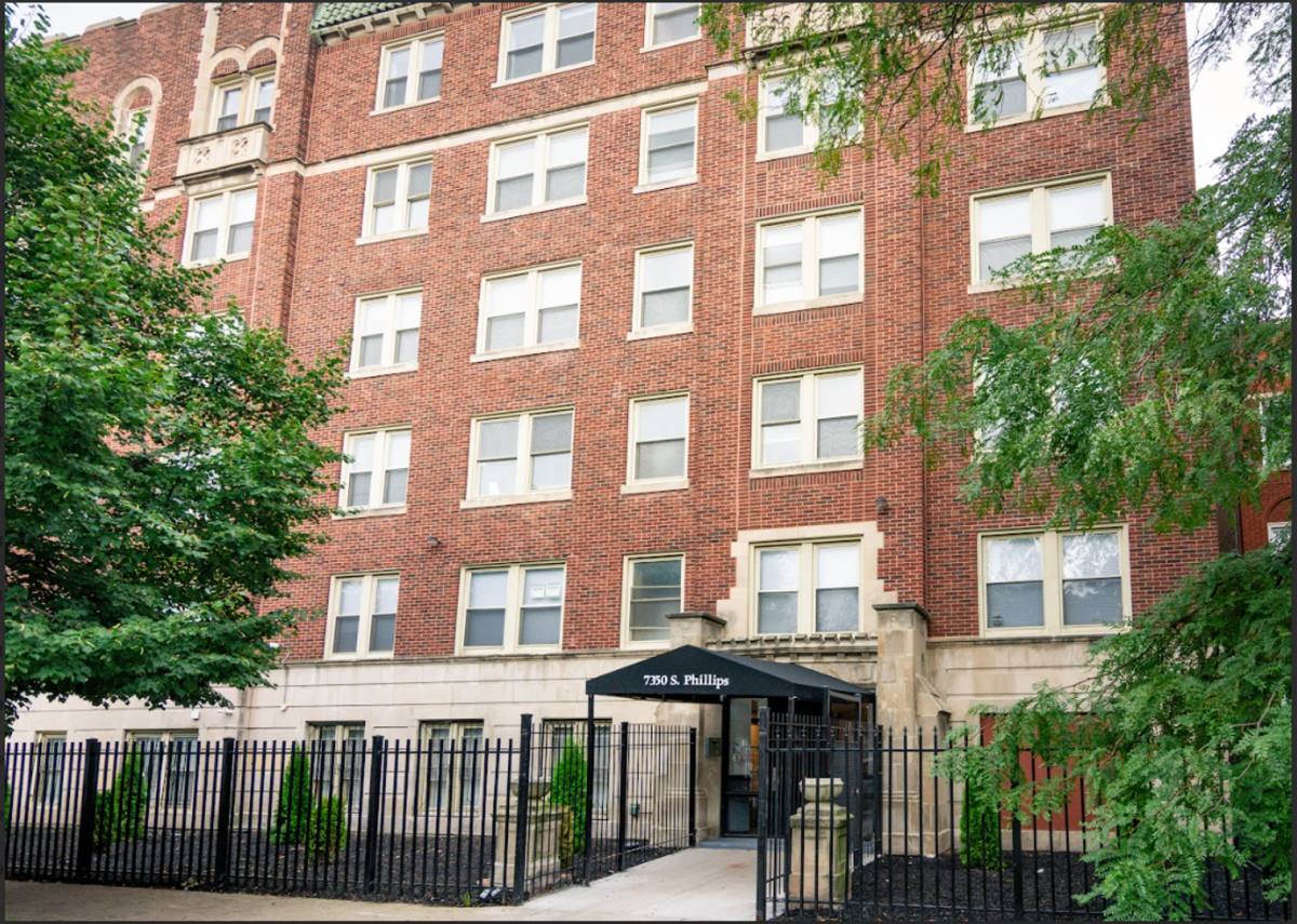 Apartment for rent at 7350 S Phillips Ave, Chicago, IL 60649
