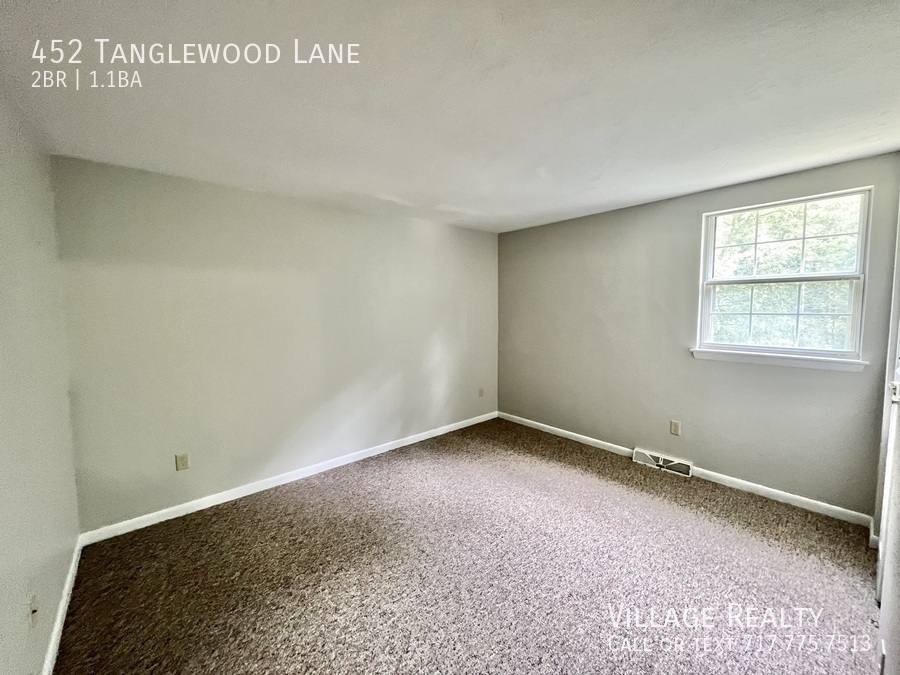 Townhouse for rent at 452 Tanglewood Lane, Dallastown, PA 17313