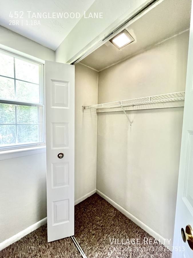 Townhouse for rent at 452 Tanglewood Lane, Dallastown, PA 17313