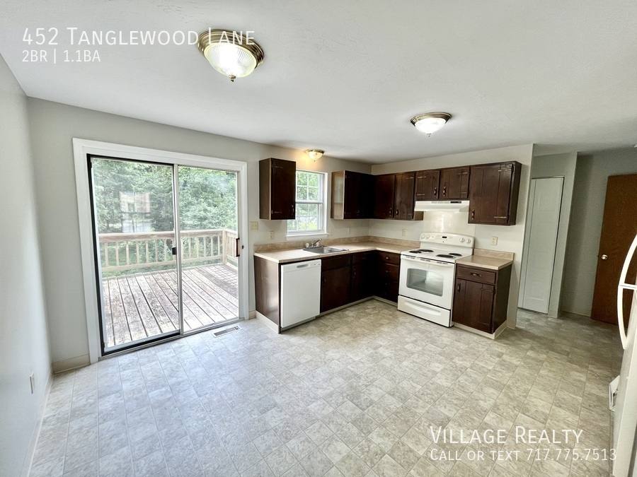 Townhouse for rent at 452 Tanglewood Lane, Dallastown, PA 17313