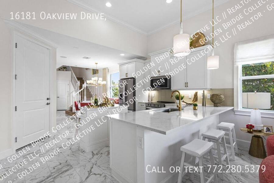 16181 Oakview Dr, Loxahatchee, FL 33470