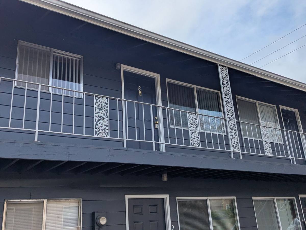 Apartment for rent at 804-808 14th St NE, Salem, OR 97301