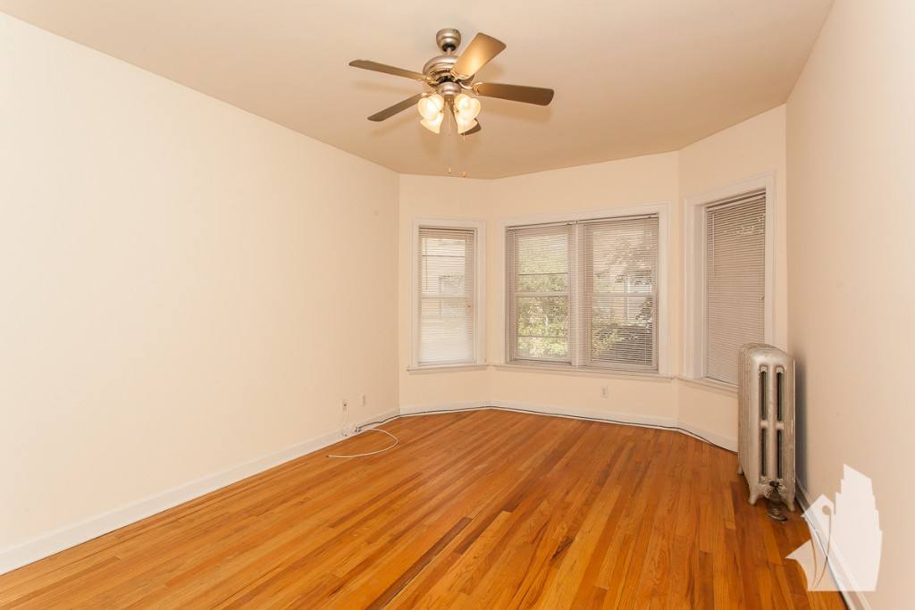 Apartment for rent at 3918 N Pine Grove Ave, Chicago, IL 60613