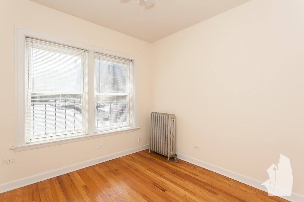 Apartment for rent at 3918 N Pine Grove Ave, Chicago, IL 60613