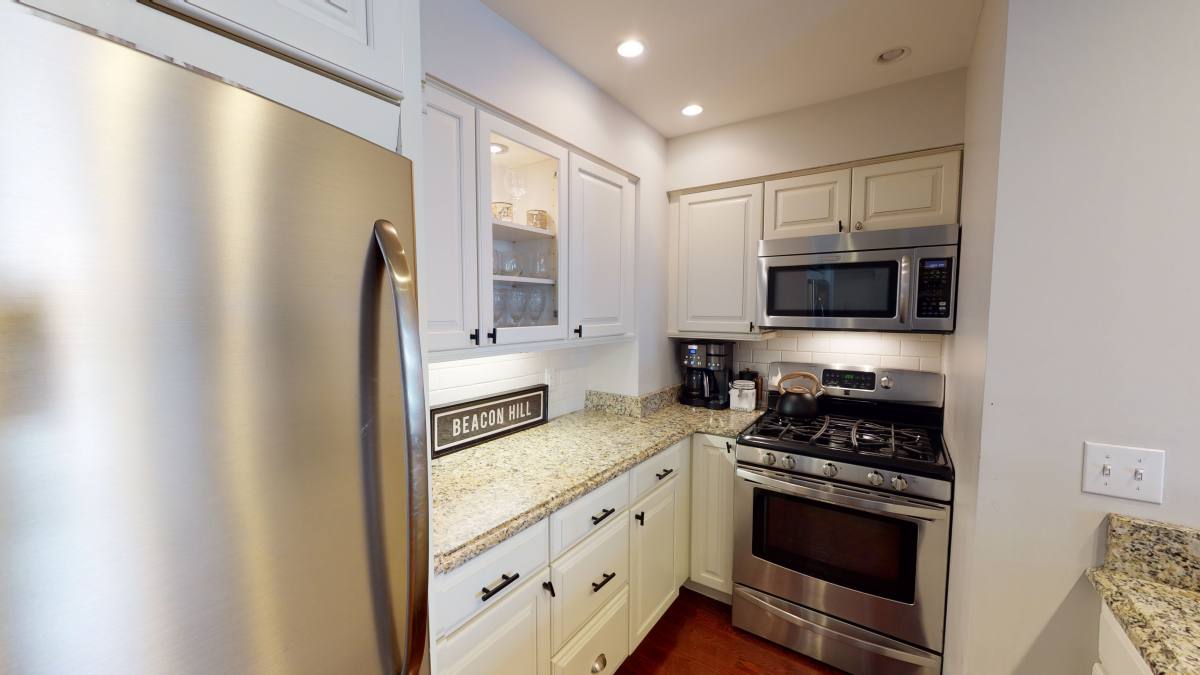 Apartment for rent at 27 Bowdoin #4, Boston, MA 02114