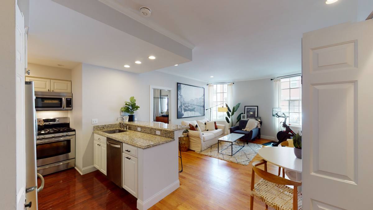 Apartment for rent at 27 Bowdoin #4, Boston, MA 02114