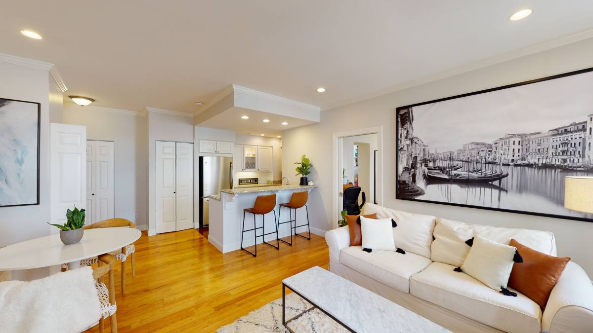 Apartment for rent at 27 Bowdoin #4, Boston, MA 02114