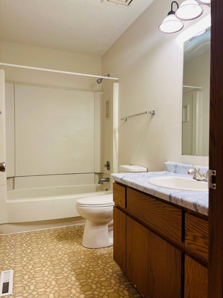 Apartment for rent at 460 Stanley St #2, Saint Paul, MN 55118