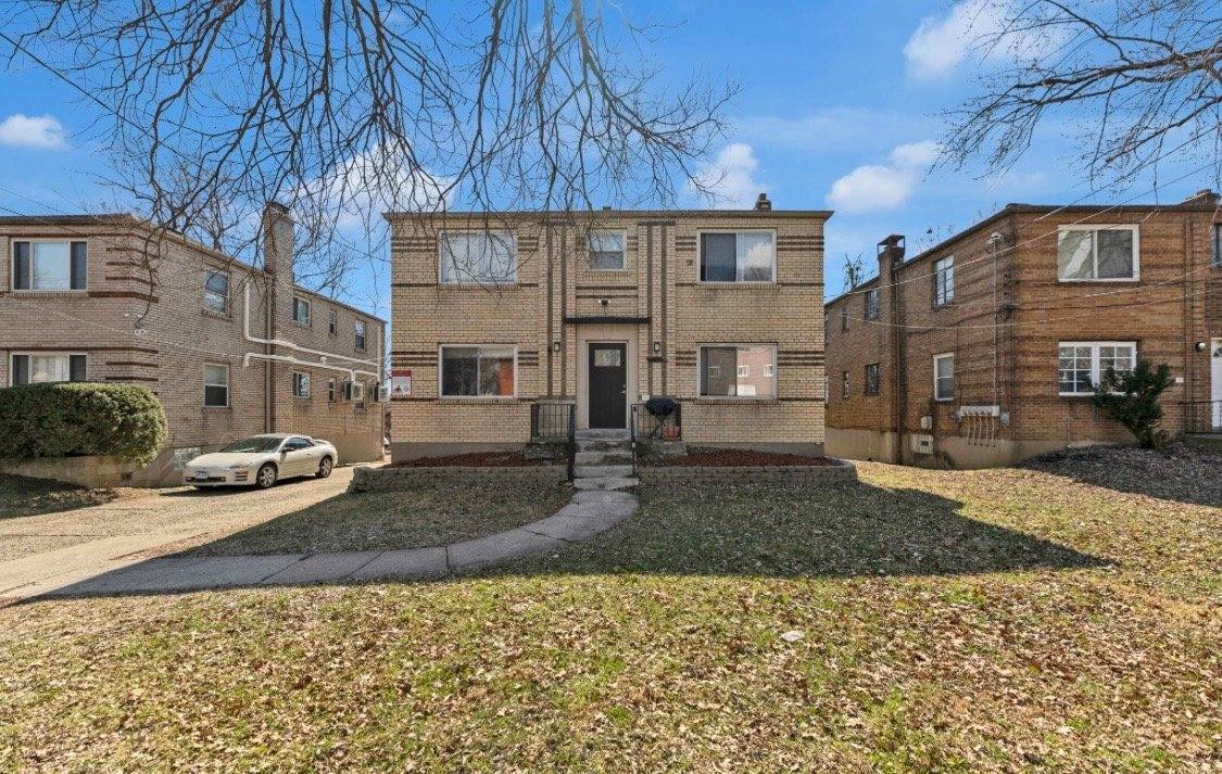 Apartment for rent at 1631 Summit Ave #2, Cincinnati, OH 45237