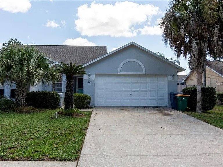 House for rent at 505 Woodview Dr, Tavares, FL 32778