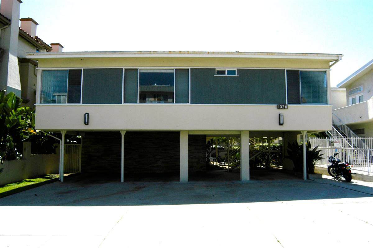 Apartment for rent at 1028 3rd St #6, Santa Monica, CA 90405