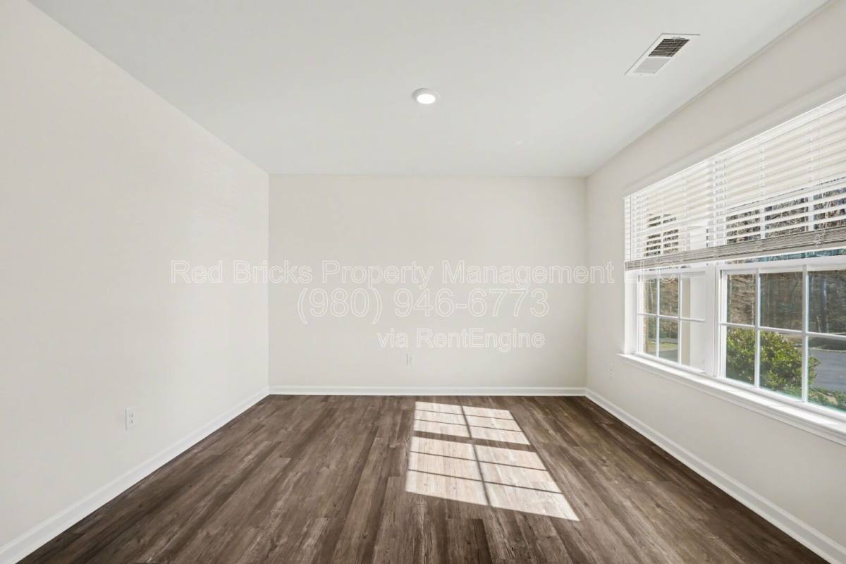 House for rent at 7847 Whispering Stream Dr, Sherrills Ford, NC 28673