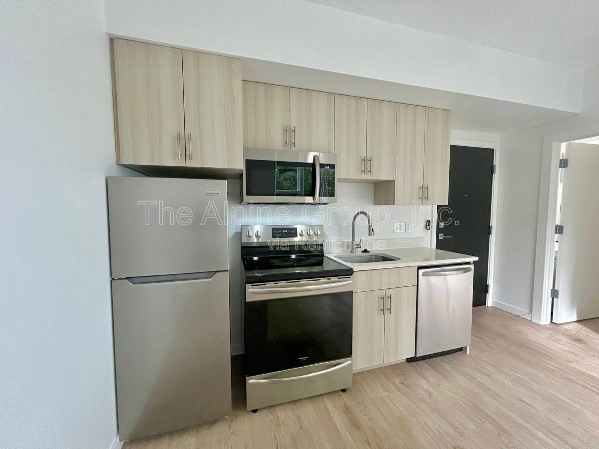 Apartment for rent at 3014 SE 8th Ave #204, Portland, OR 97202