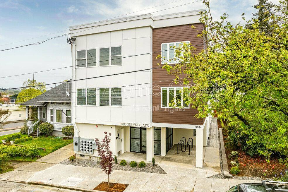 Apartment for rent at 3014 SE 8th Ave #204, Portland, OR 97202