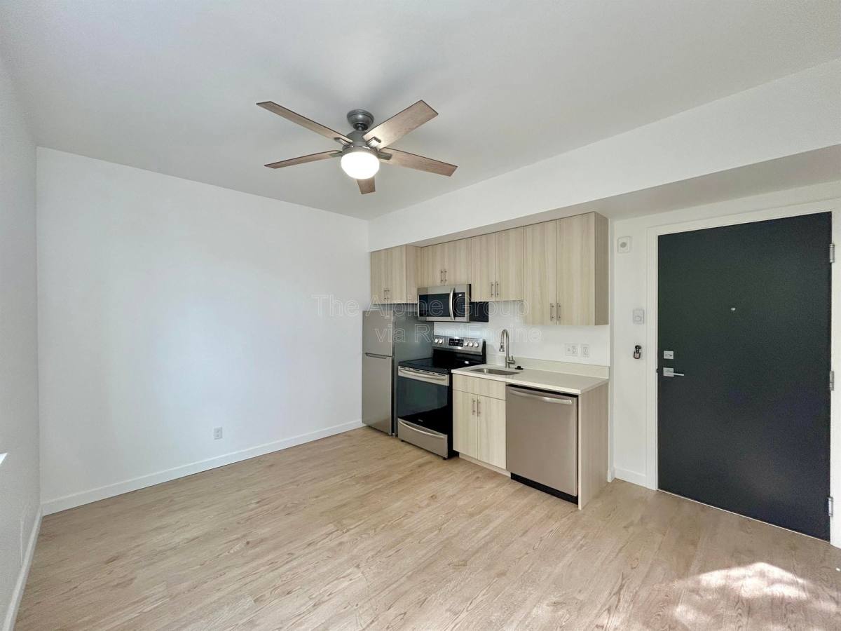 Apartment for rent at 3014 SE 8th Ave #204, Portland, OR 97202