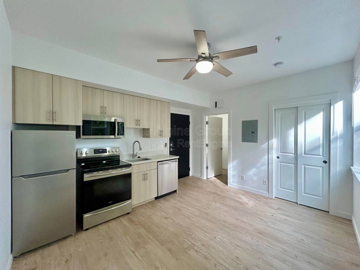 Apartment for rent at 3014 SE 8th Ave #204, Portland, OR 97202