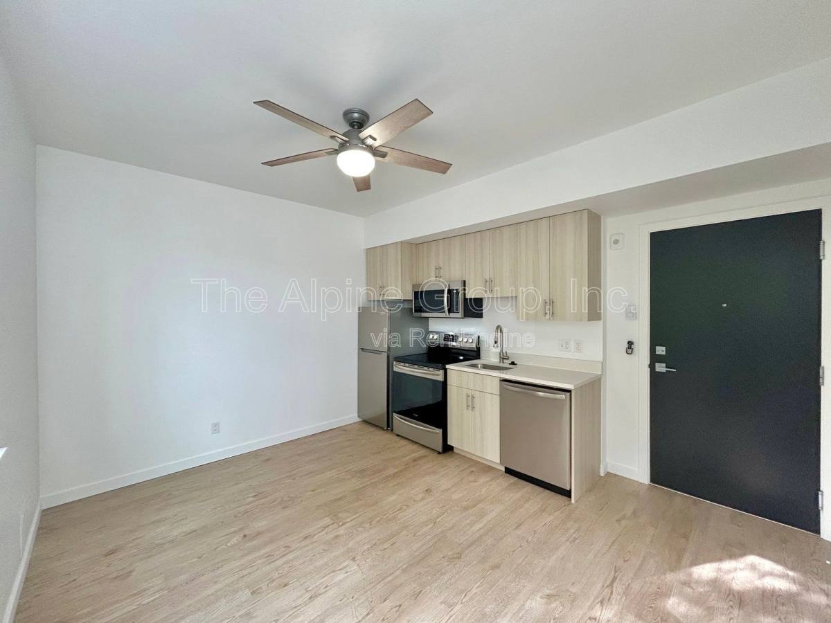 Apartment for rent at 3014 SE 8th Ave #204, Portland, OR 97202