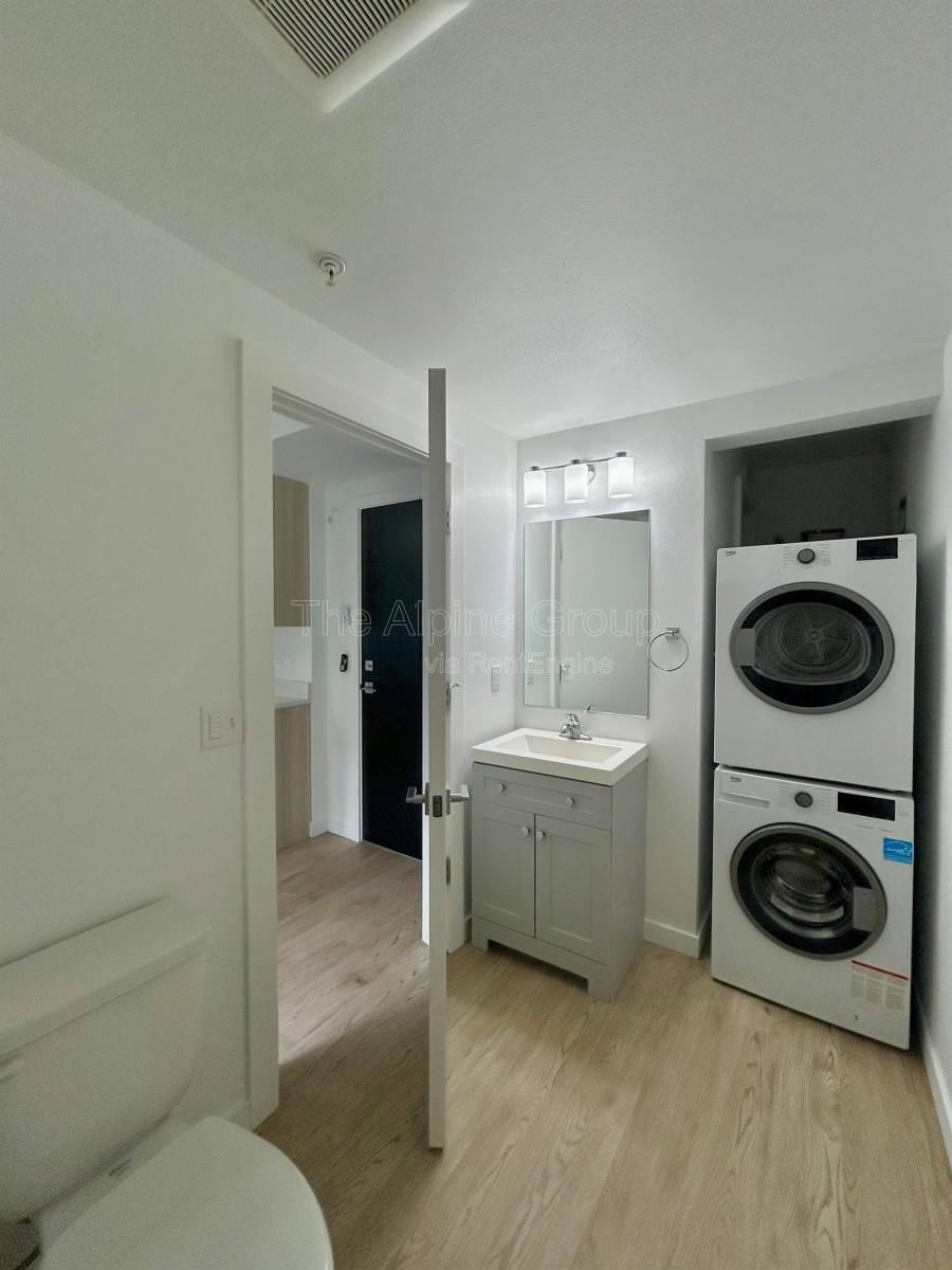 Apartment for rent at 3014 SE 8th Ave #204, Portland, OR 97202