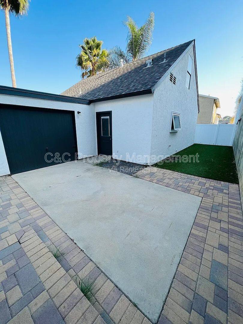House for rent at 1862 Hanford Dr, San Diego, CA 92111