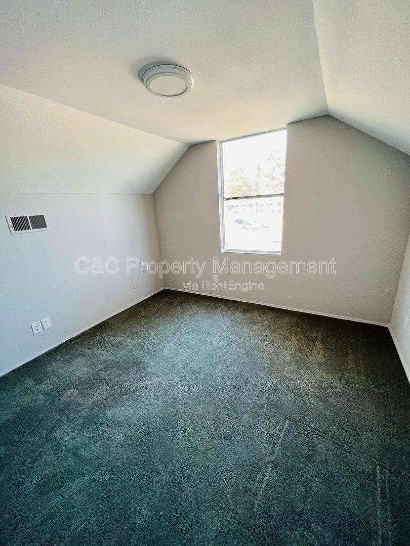House for rent at 1862 Hanford Dr, San Diego, CA 92111