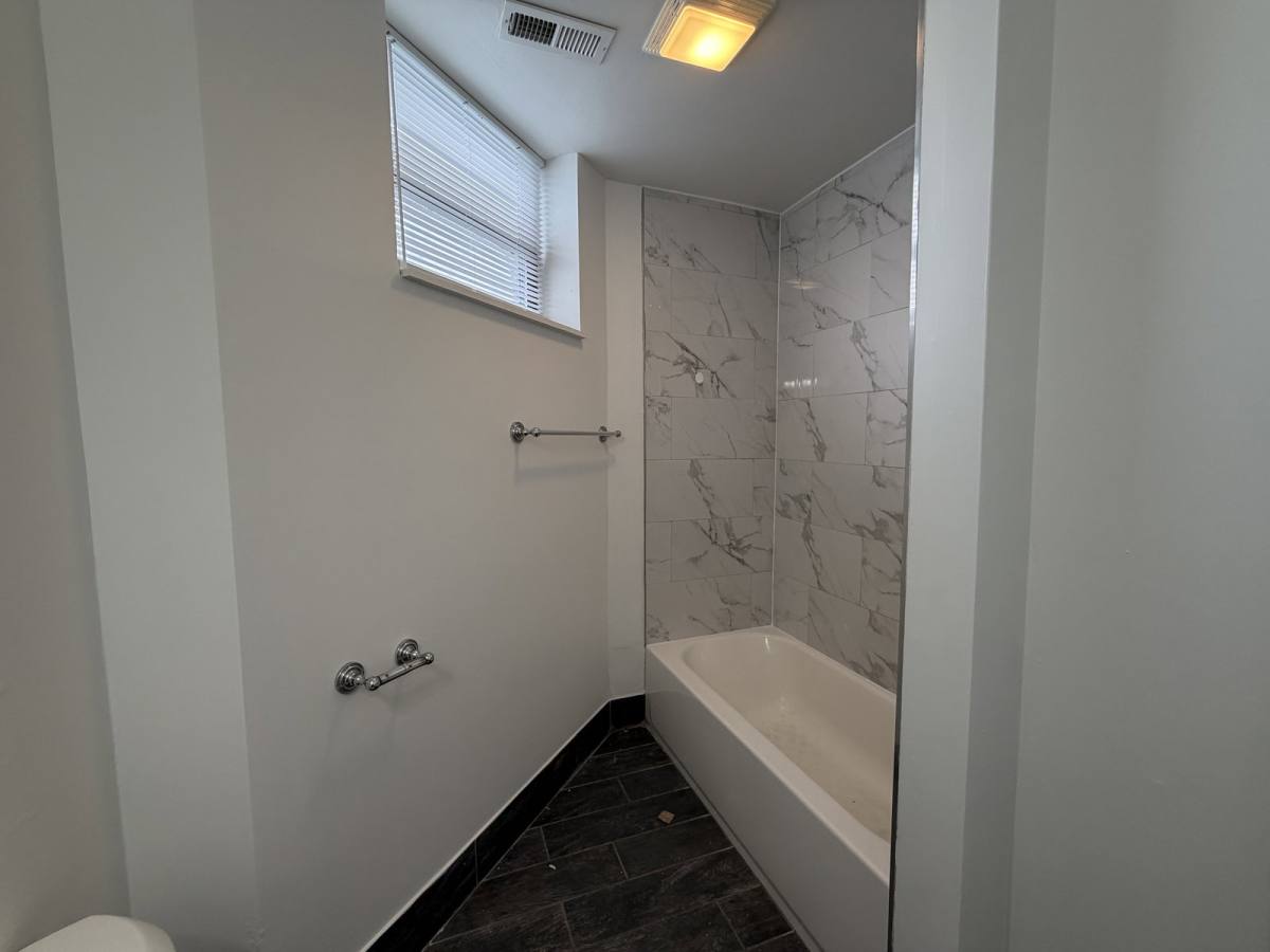 Apartment for rent at 4832 N Winthrop Ave #2W, Chicago, IL 60640