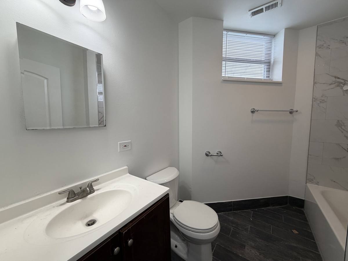 Apartment for rent at 4832 N Winthrop Ave #2W, Chicago, IL 60640