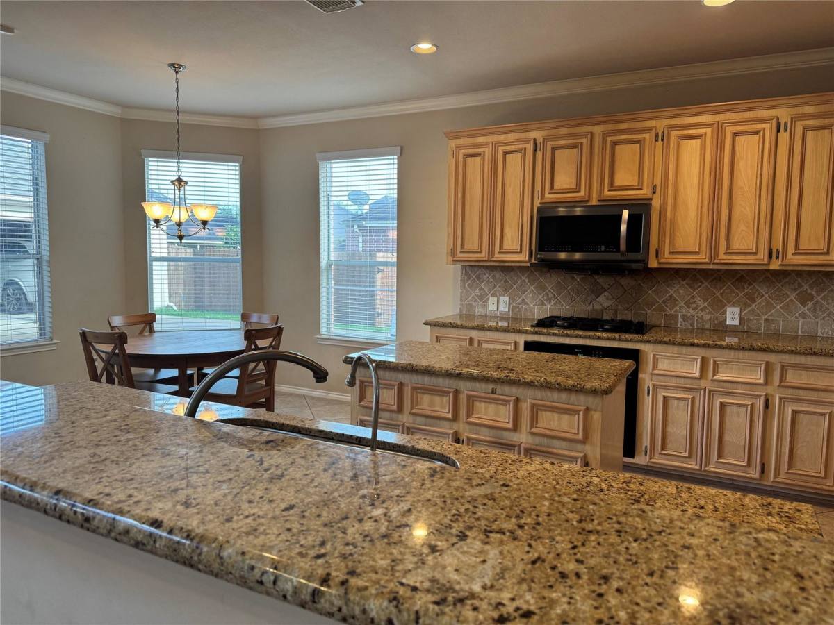 House for rent at 2313 Echo Harbor Dr, Pearland, TX 77584