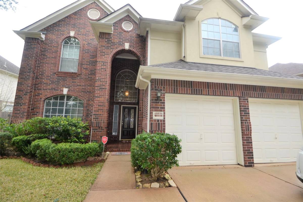 House for rent at 15408 Amesbury Lane, Sugar Land, TX 77478