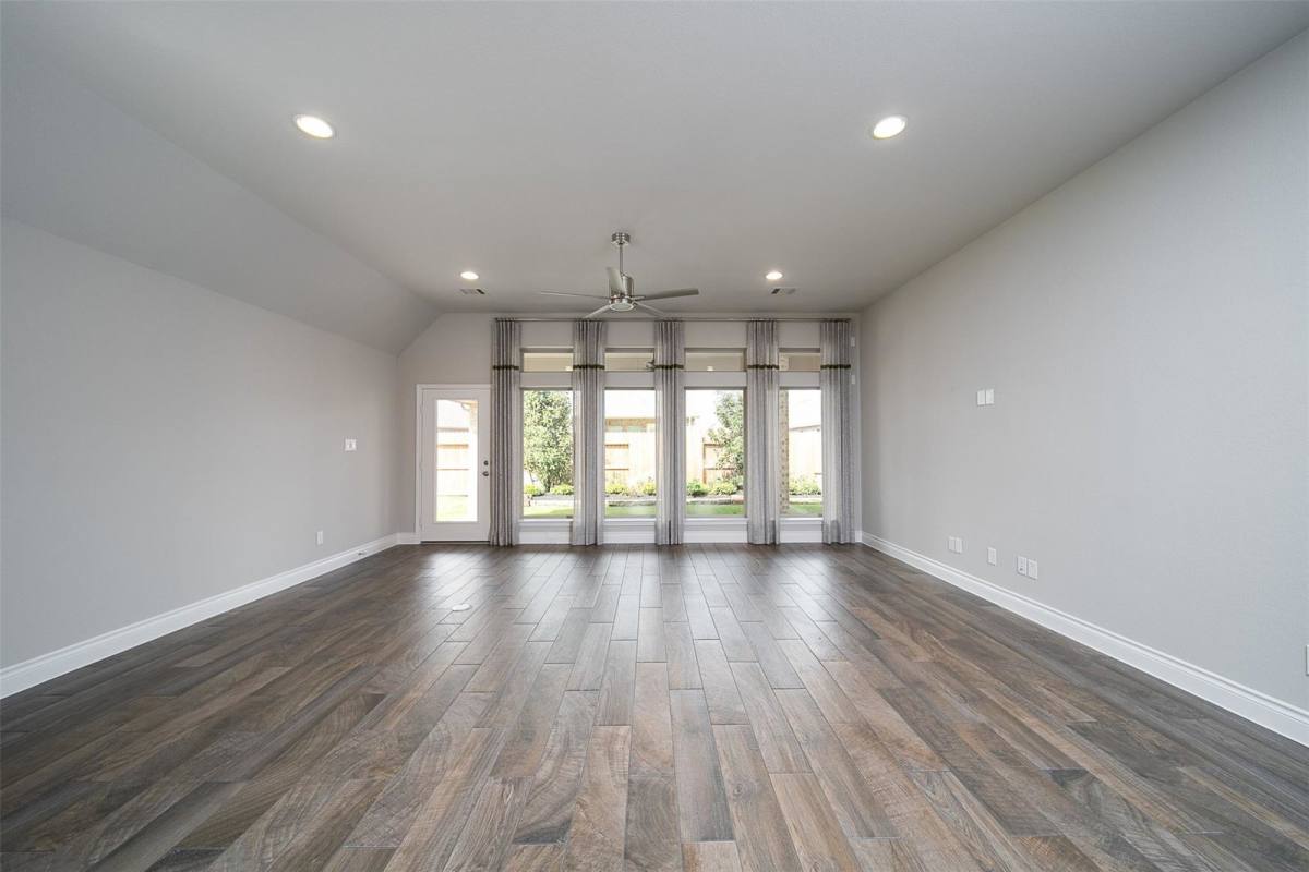 House for rent at 8705 Azalea Crossing Court, Missouri City, TX 77459