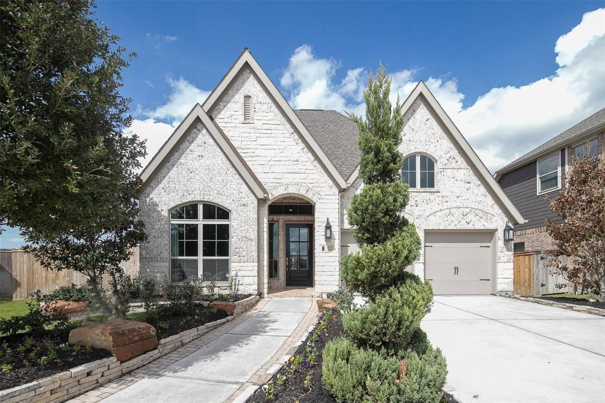 House for rent at 8705 Azalea Crossing Court, Missouri City, TX 77459