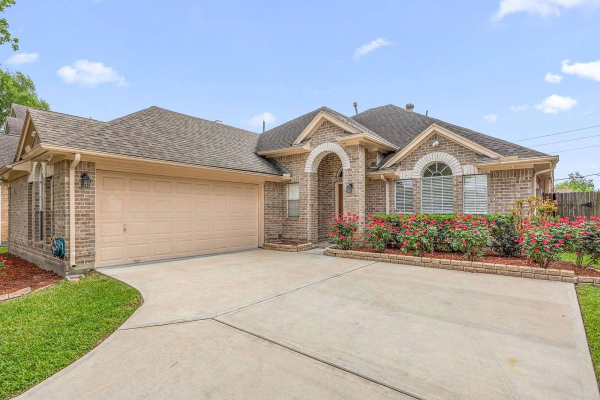 House for rent at 625 S Marathon Way, Stafford, TX 77477