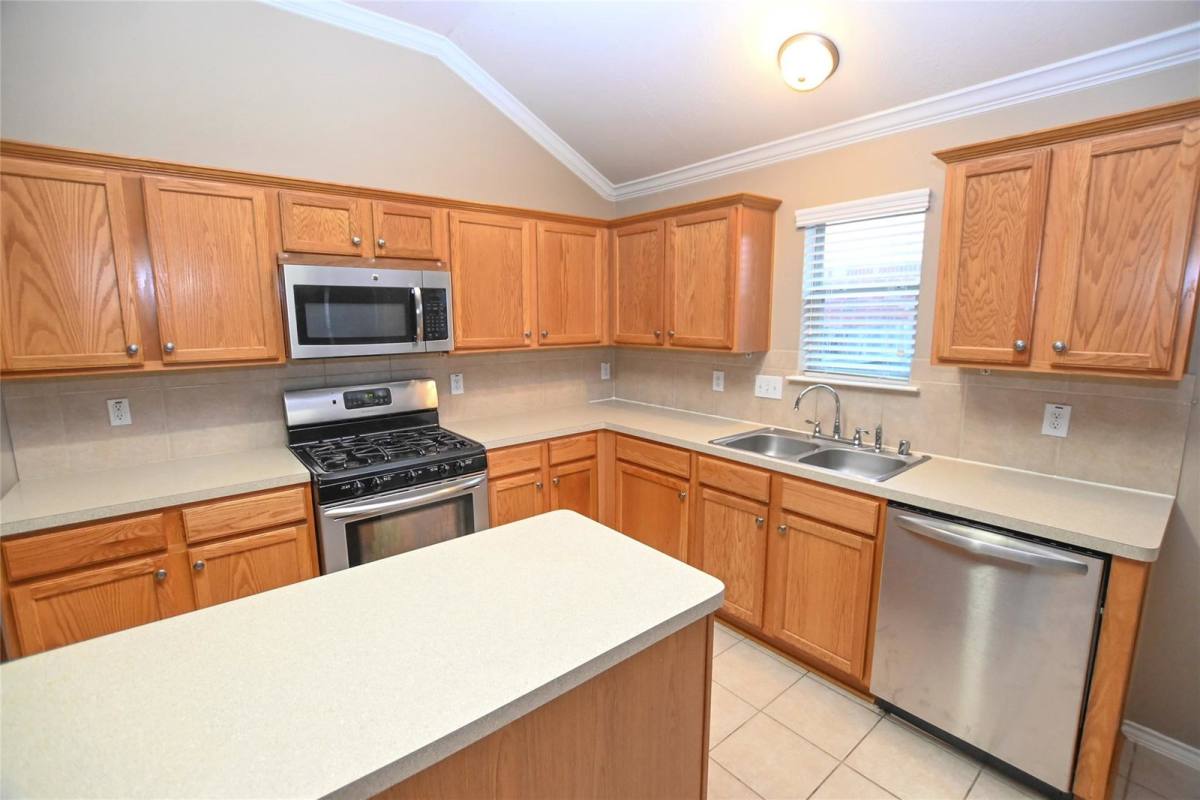 House for rent at 6107 Promenade Lane, Pearland, TX 77584
