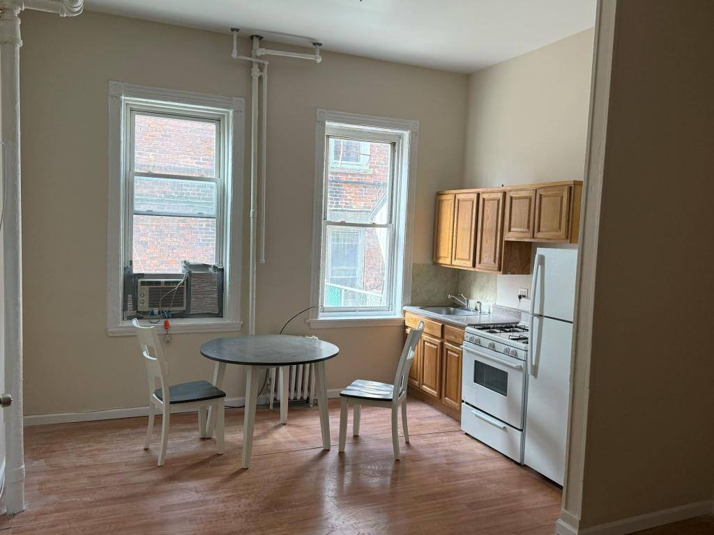 Apartment for rent at 14 Mount Vernon Ave, Mount Vernon, NY 10553