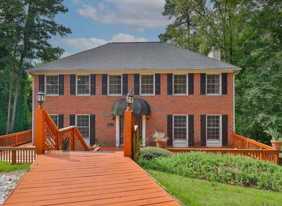 Apartment for rent at 6963 Whispering Oaks Court, Stone Mountain, GA 30087