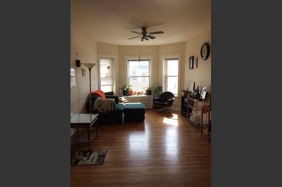 Apartment for rent at 4861 N Paulina, Chicago, IL 60640