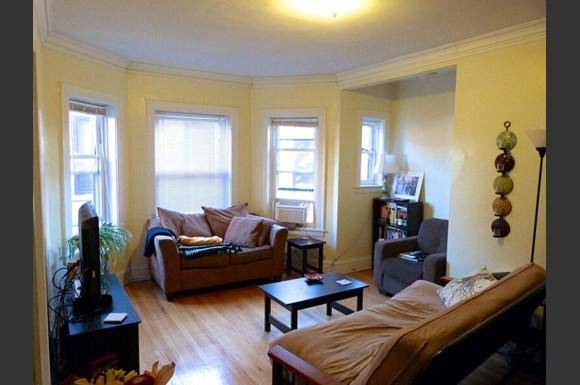 Apartment for rent at 4861 N Paulina, Chicago, IL 60640