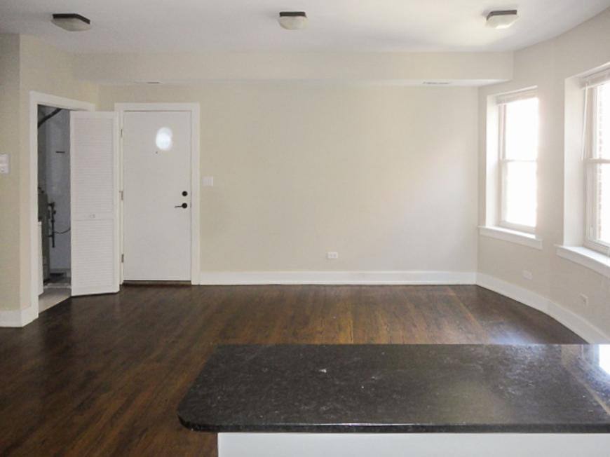 Apartment for rent at 5058 N Winchester #2E, Chicago, IL 60640